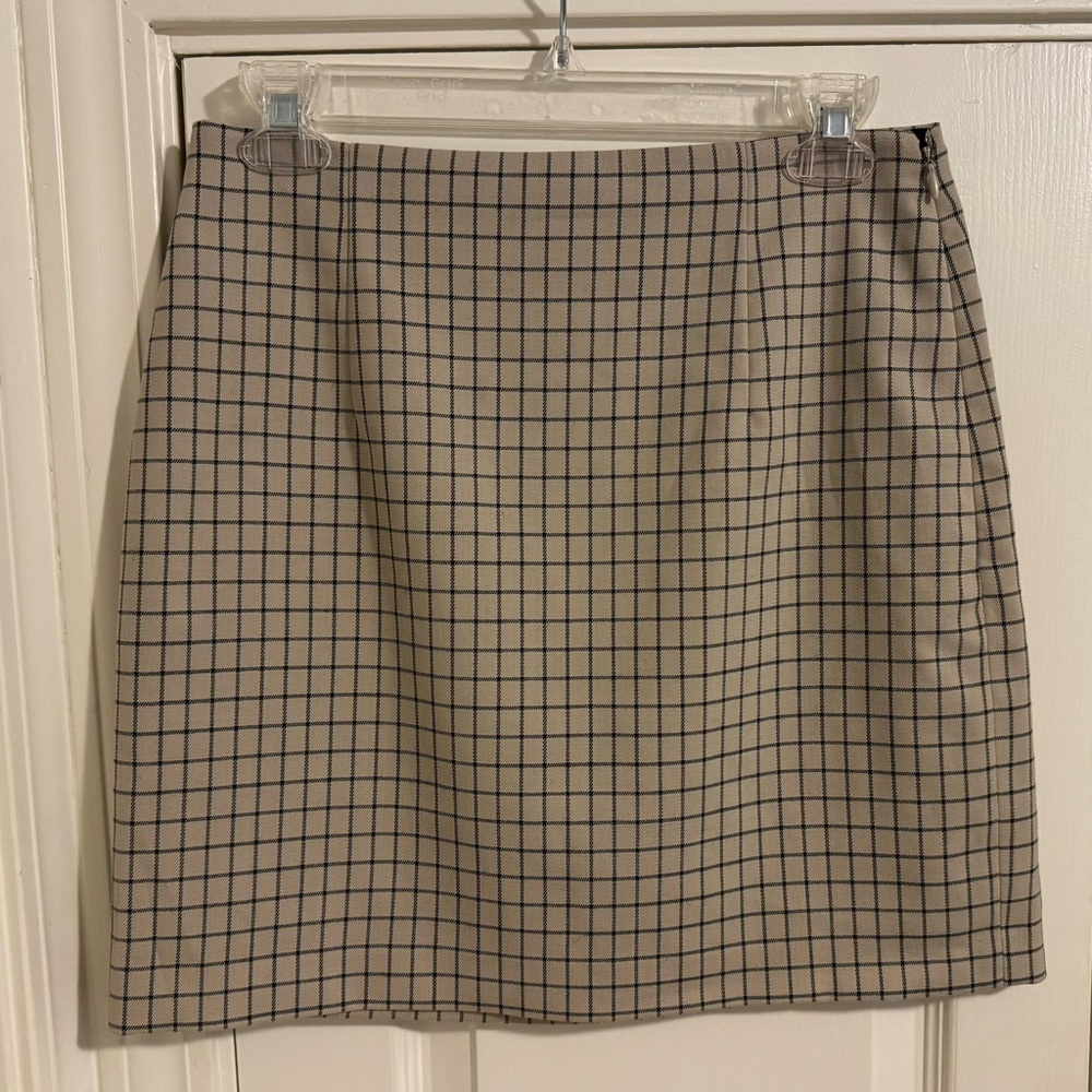 THEORY Tan and Black Small Grid Mini Skirt in a Light Wool Blend  Size 4